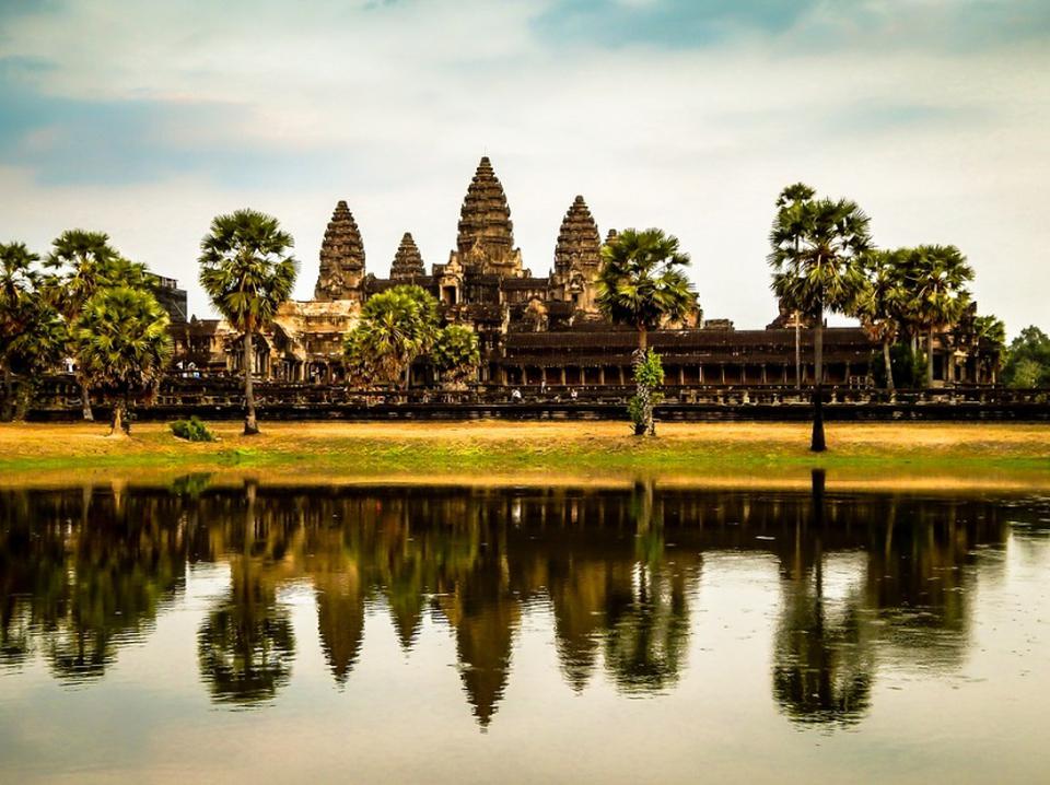 EXPLORE THE SEVEN HEAVENS IN SOUTH EAST ASIA WITH  HASTA LA VISA