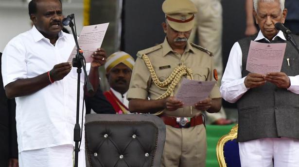 Karnataka government formation live updates | Kumaraswamy takes oath as CM