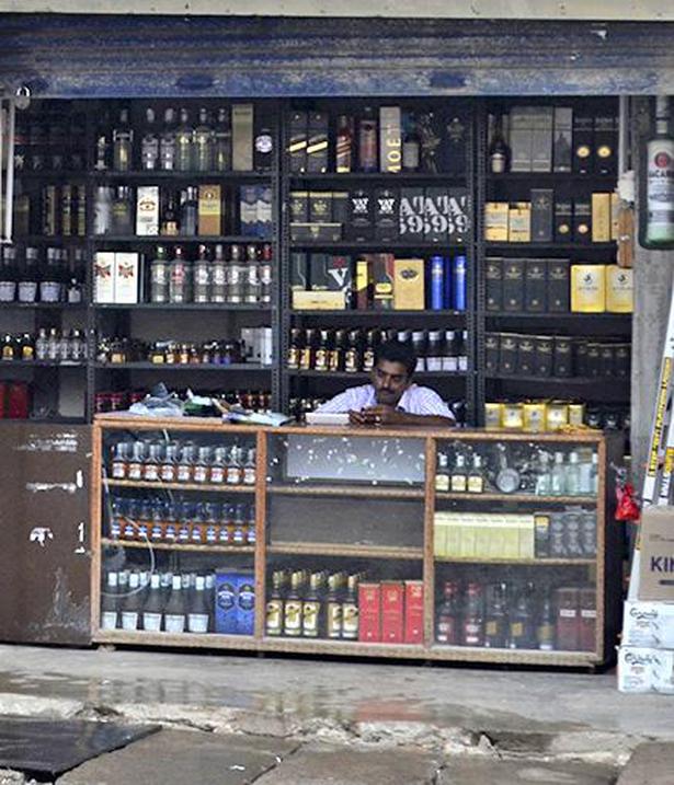 Lockdown Allow Liquor Sale Outside Containment Zones The Hindu