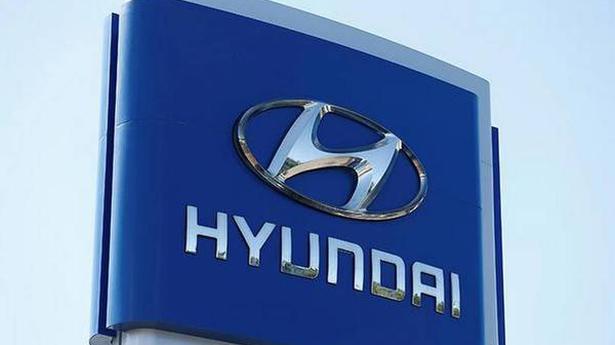 Hyundai recalls 471K more SUVs, tells owners to park outside