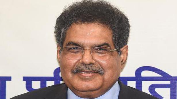 SEBI chief asks investors not to invest on basis of market rumours