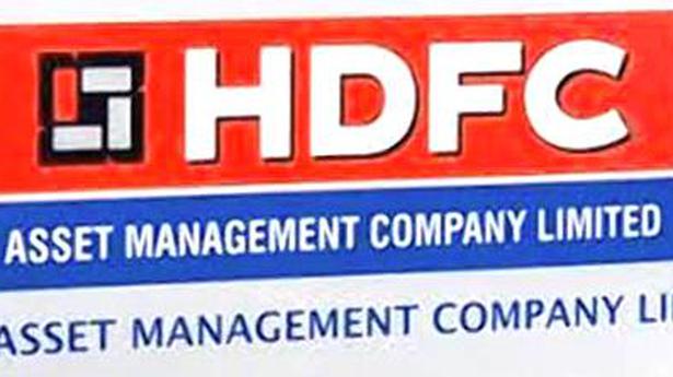 Standard Life sells 5% stake in HDFC AMC for ₹3,060 crore