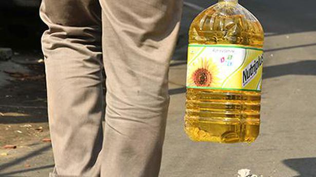 Edible oil firms have cut prices by 15-20%, says Food Secretary