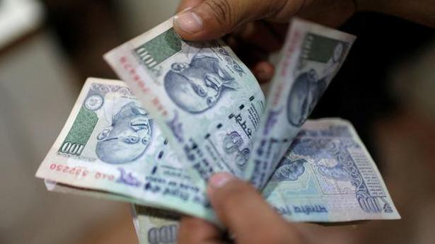 Rupee merosot 25 paise menjadi ditutup pada 74,15 terhadap dolar AS