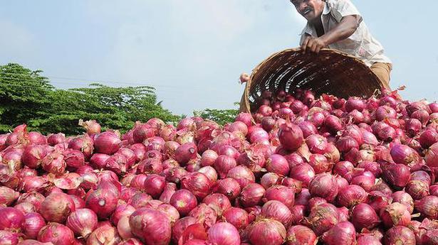 Data buoys: inflation cools to 4.06%, IIP rises 1%