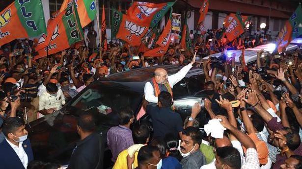 Amit Shah leads roadshow in Kozhikode