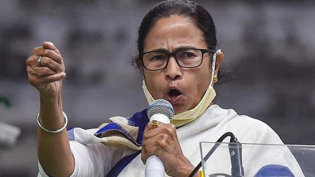 Mamata welcomes Madras HC order, demands withdrawal of Central forces who may be infected with COVID-19