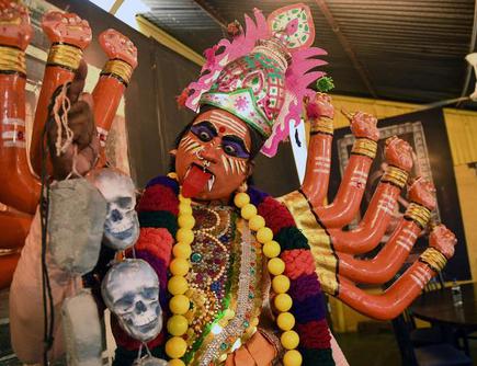On Kaliyattam and the man who keeps the dance form alive - The Hindu