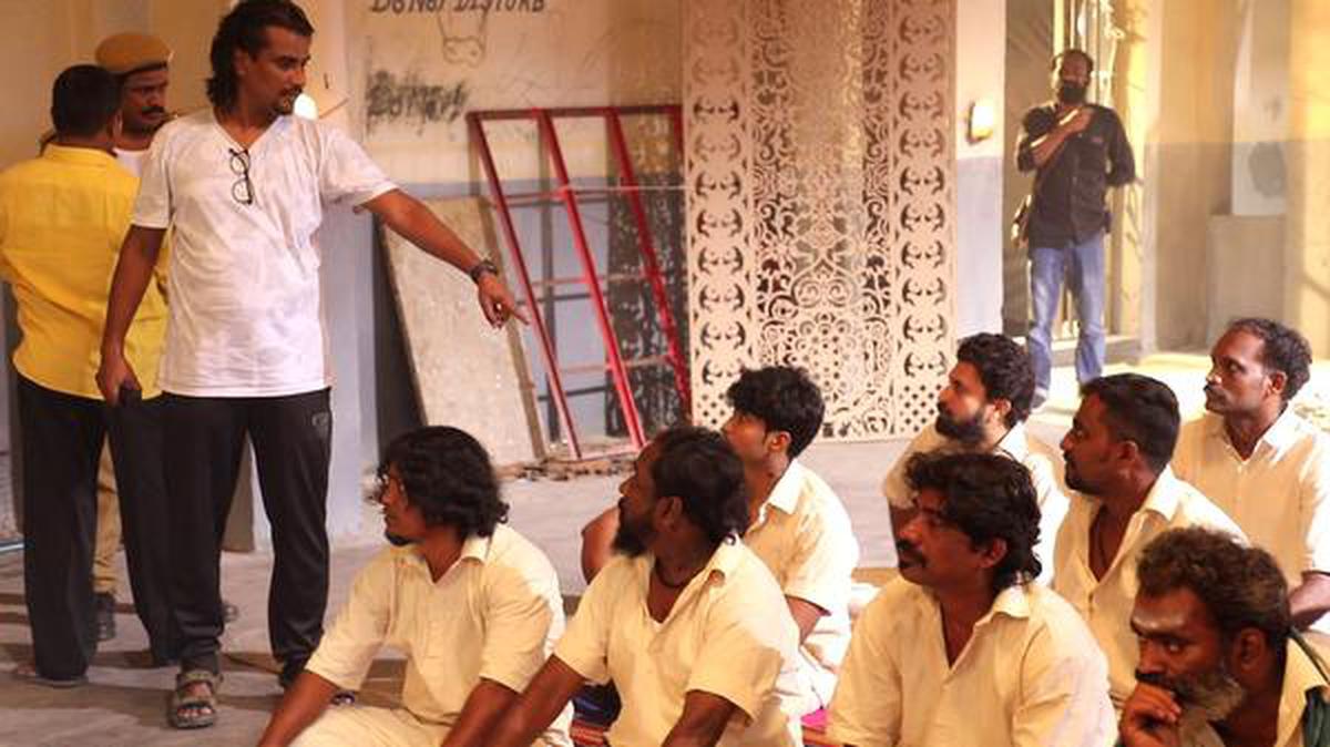 Anees (in white T-shirt) with former life during the shooting of 'Pagivanuku Arulvai'