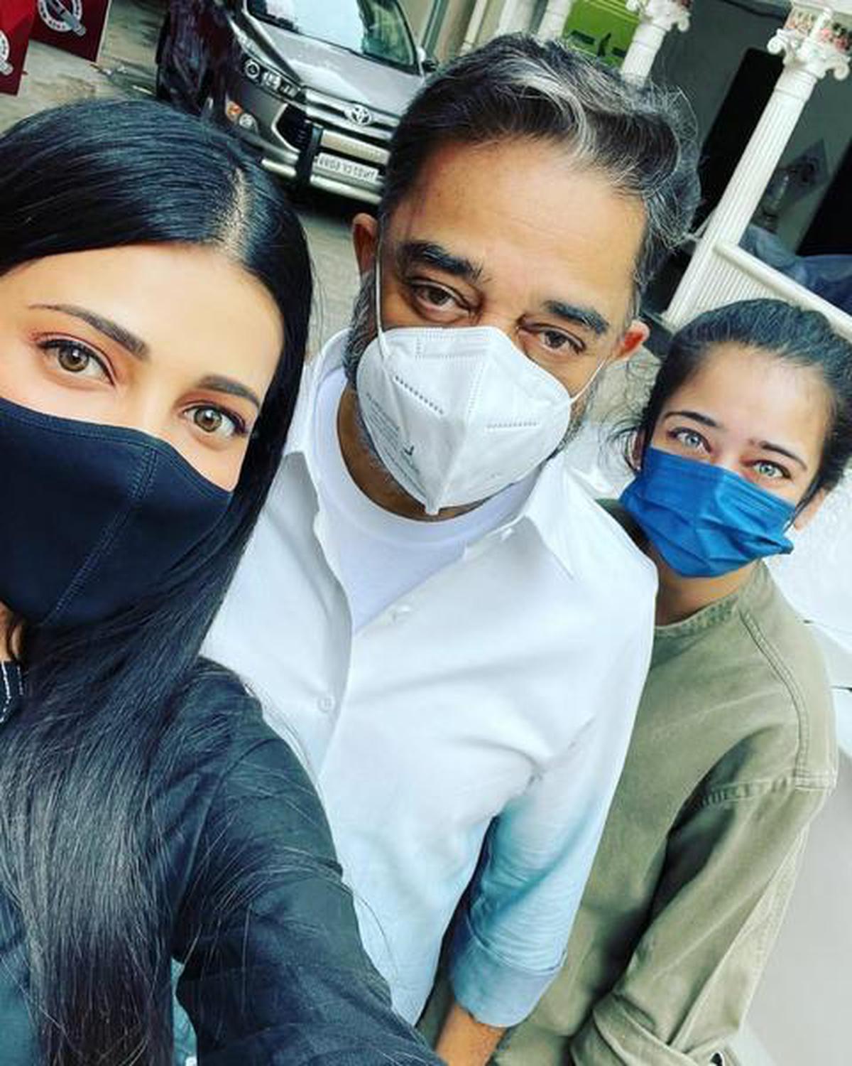 Kamal Haasan with daughters Shruti and Akshara