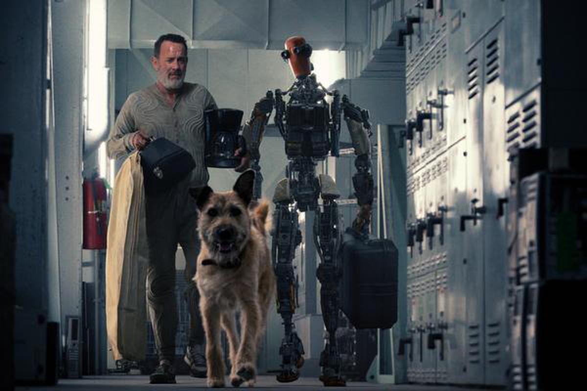 Tom Hanks’ co-stars in the film are Seamus the dog, and a robot