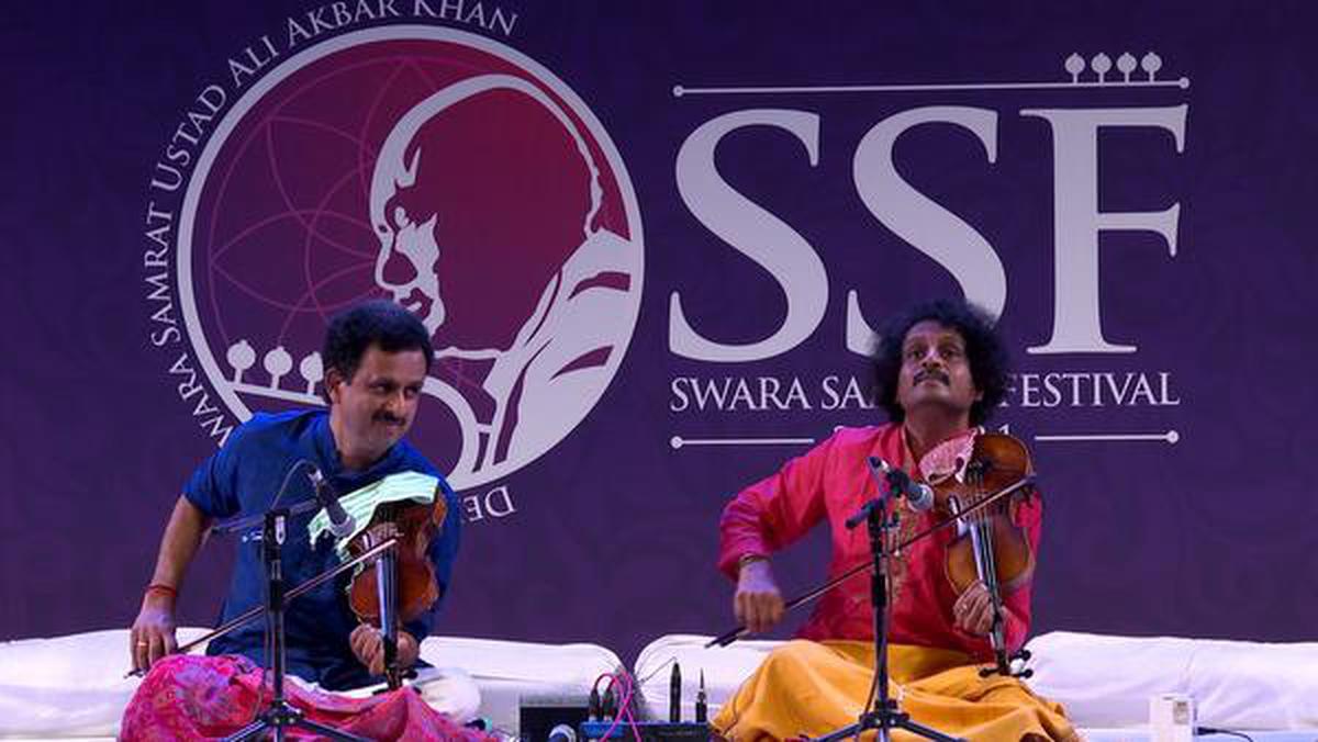 Violin duet by Mysore Manjunath and Nagaraj