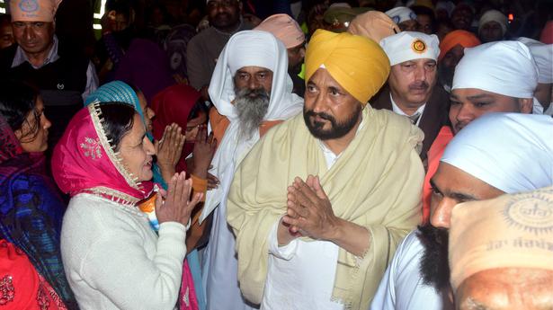 Punjab CM Channi pays obeisance at Guru Ravidas' birthplace in Varanasi