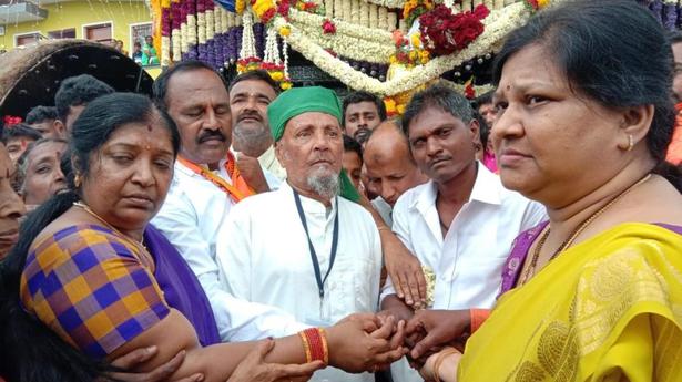 Moulvi recites Quran to mark beginning of Chennakeshava temple festival in Belur