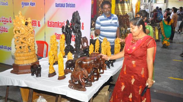 Andhra Pradesh: Tirupati railway station gets Kalamkari, woodcraft stalls