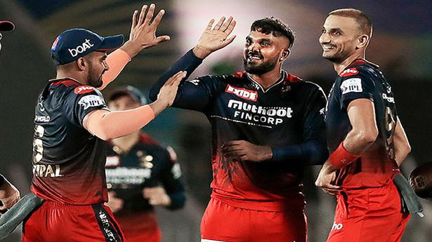 IPL 2022 | Gujarat Titans win toss, opt to bat against RCB