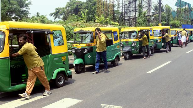 Delhi cab, auto drivers threaten strike against CNG price hike, demand fare revision