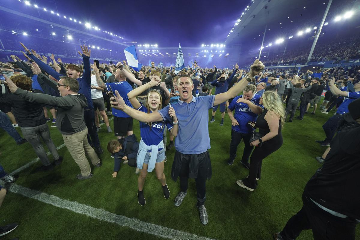 Everton fans celebrate the victory over Crystal Palace
