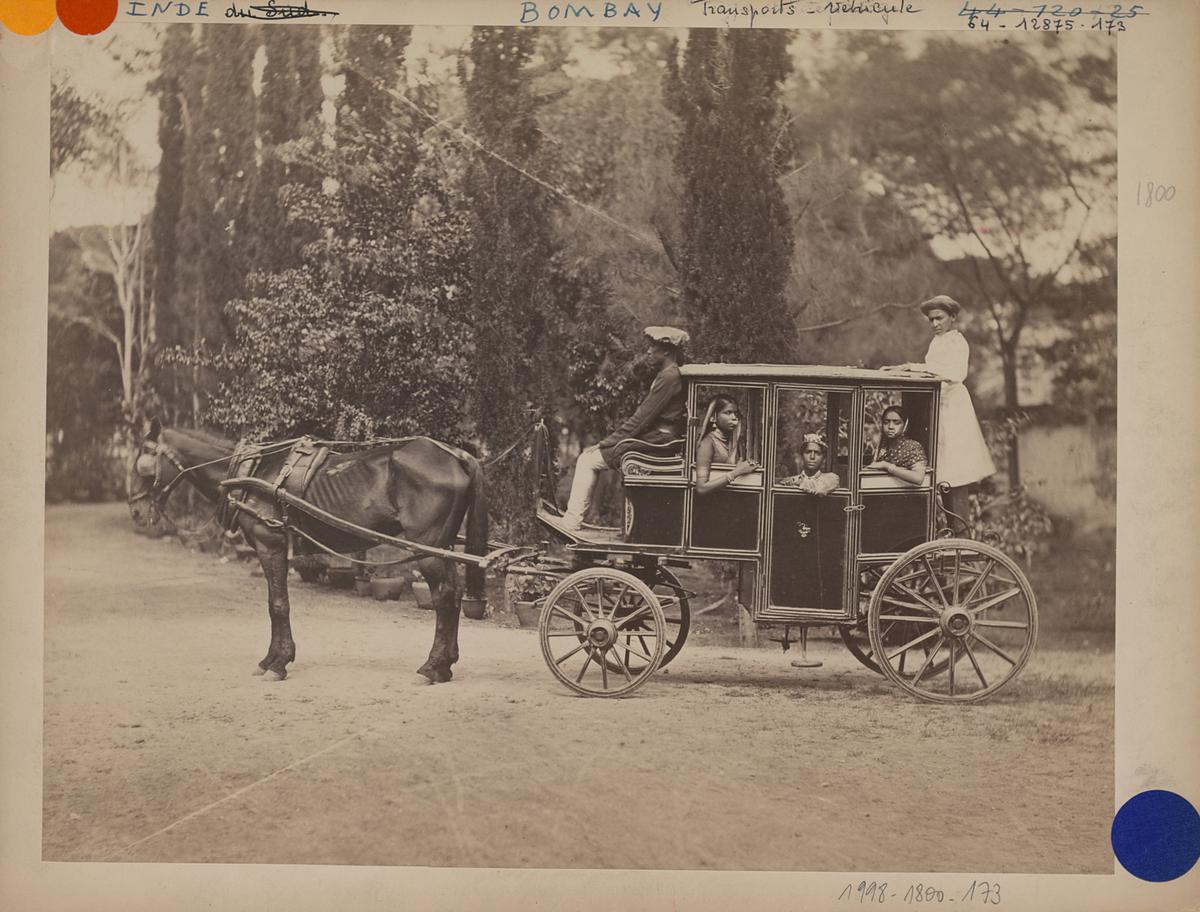 Women inside a Hackney Carriage in Bombay, 1870-1889