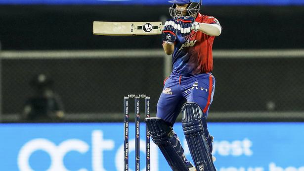 IPL 2022 | Mumbai Indians elect to bowl; Shaw returns for Delhi Capitals