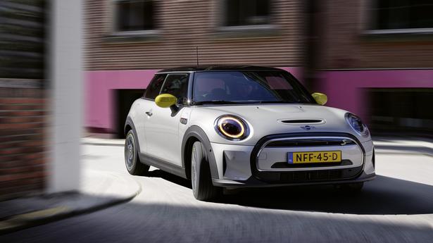 Mini Cooper SE to roll out on February 24
