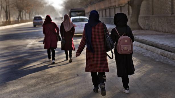 Afghanistan students return to Kabul University, but with restrictions
