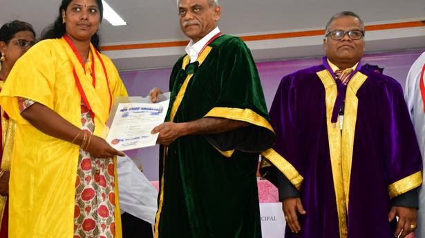 Over 2,500 students receive degree certificates at convocation in Krishnagiri college