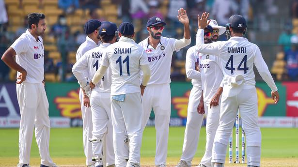 Ind vs SL, 2nd Test | Mendis, Karunaratne show fight before India reduce Sri Lanka to 151/4 at tea on Day 3