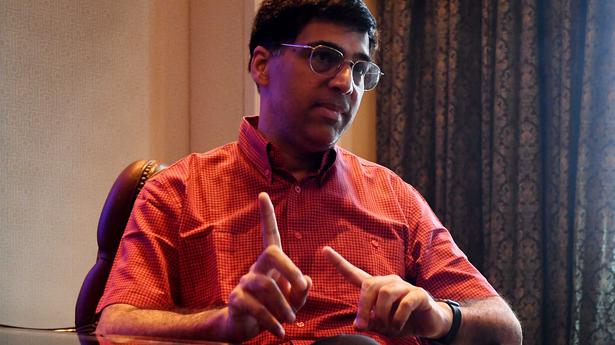 Échecs de Norvège : Viswanathan Anand revendique une autre victoire sur le champion du monde Carlsen ;  mène le classement