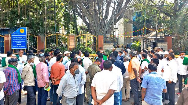 ACB raid on middlemen and touts of BDA in Bengaluru