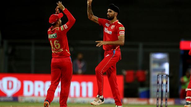 Kings sign off with a thumping win over Sunrisers