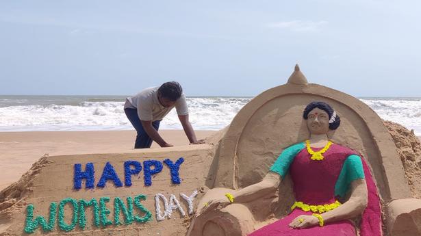 Sand artist’s tribute on eve of Women’s Day