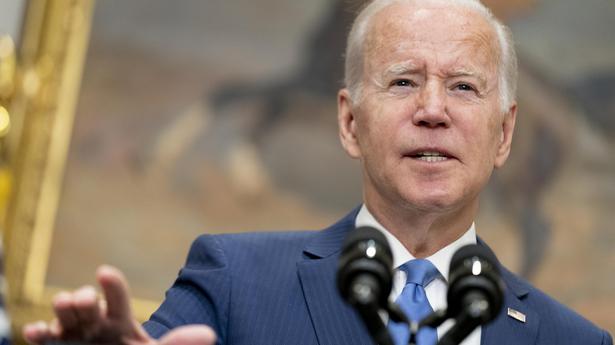 Biden merilis proposal untuk menyita aset AS dari oligarki Rusia dan memberikannya ke Ukraina