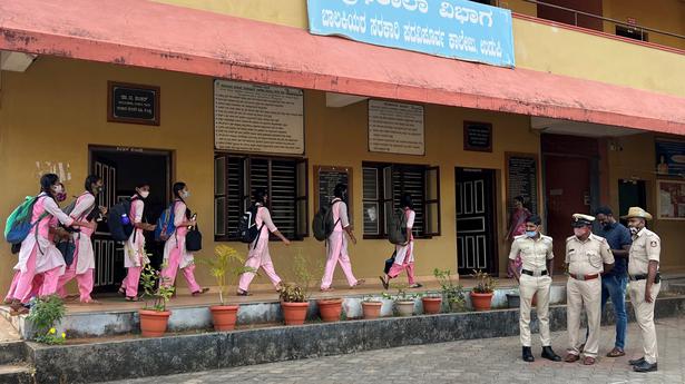High school girls of Udupi Govt. College take off hijab to go to classes
