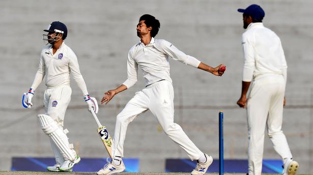 Aparajith, Shahrukh and bowlers shine