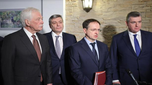 Ukraine, Russia fail to agree on refugee corridors