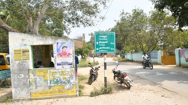 Residents of Paravathur village demand regular buses and a bank