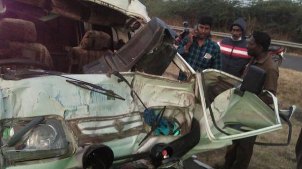 Two children die as van rams truck on Coimbatore-Palakkad Road 