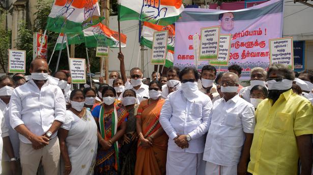 Celebrating release of Perarivalan is condemnable, says Congress MP Thirunavukkarasar