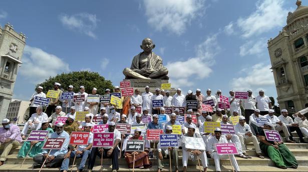 Congress stages protest seeking withdrawal of revised school textbooks in Karnataka