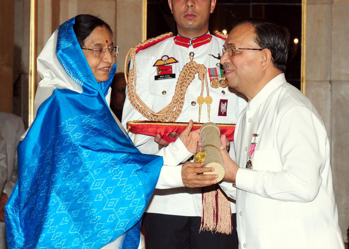 Managing Director, The Peerless General Finance and Investment Company Ltd, Sunil Kanti Roy, receiving the Padma Shri Award 2009 from the then President, Pratibha Patil at Rashtrapati Bhavan in New Delhi on March 31, 2009.  File photo