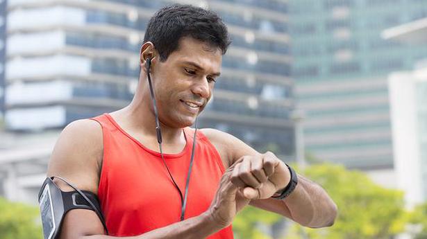 Focus on fitness spurs Indians to smartwatches