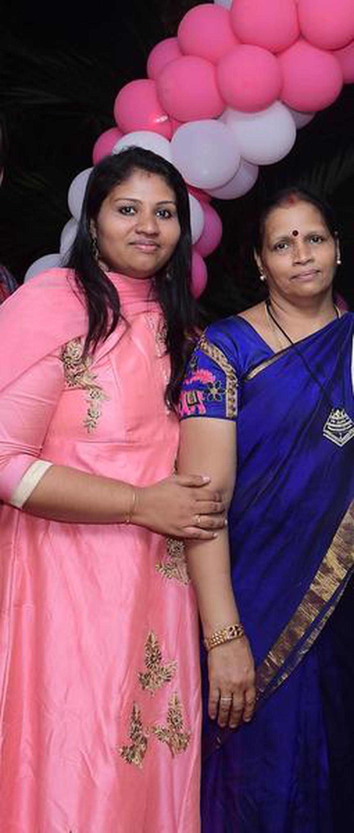Sreeveena S with her mother, Seethalekshmy