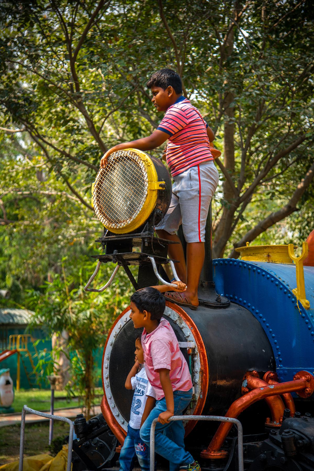 Children at Chennai Rail Museum Park