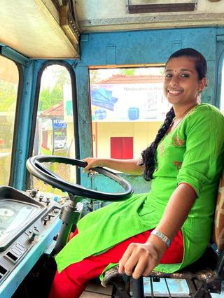 Delisha Davis from Kerala makes headlines as she drives a tanker lorry that transports fuel - The Hindu