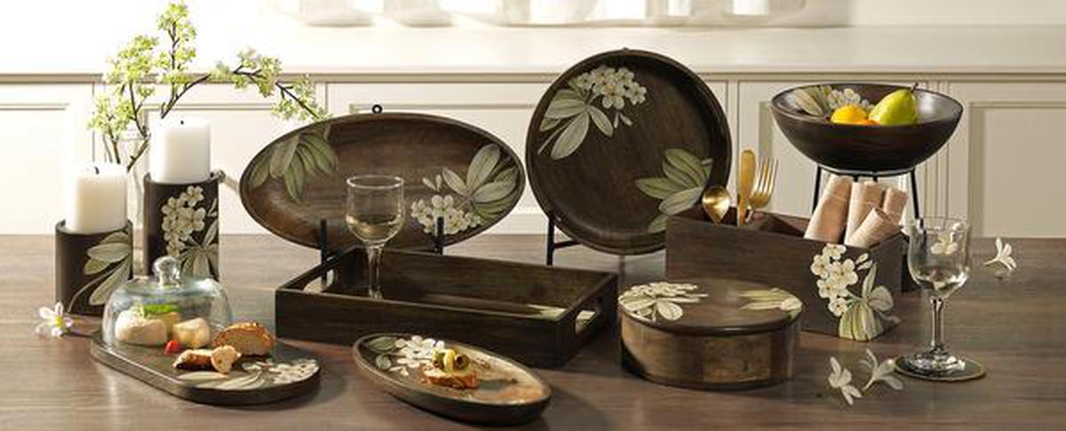 Hand-painted platters from Ellementry