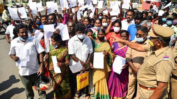Vendors in Yercaud submit petition against eviction
