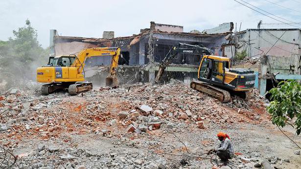 Demolition of old commercial complex at Erode central bus stand begins