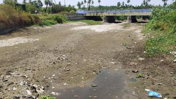 Farmers seek water release into Kalingarayan Canal
