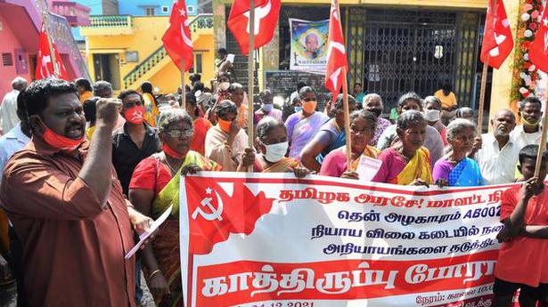 CPI(M) stages protest condemning irregularities at ration shop in Salem